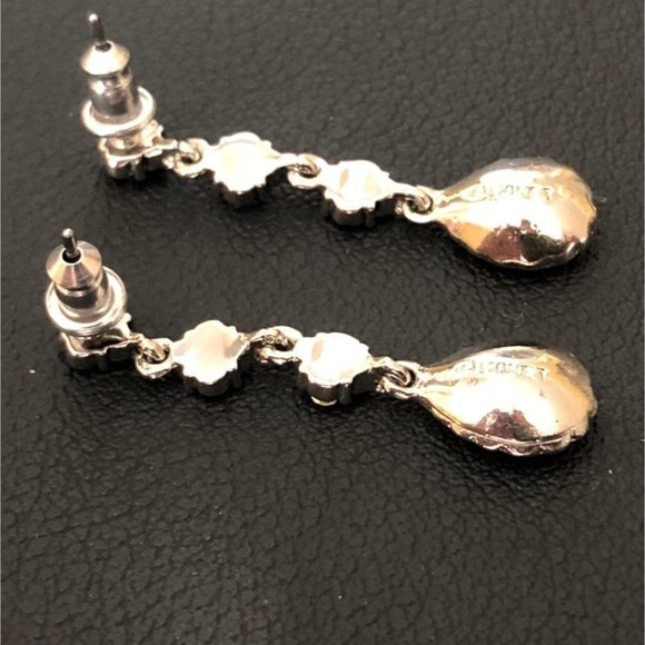 NWT Vintage Signed Monet Silver & Black Teardrop Crystal Trim Dangly Earrings - Picture 10 of 10